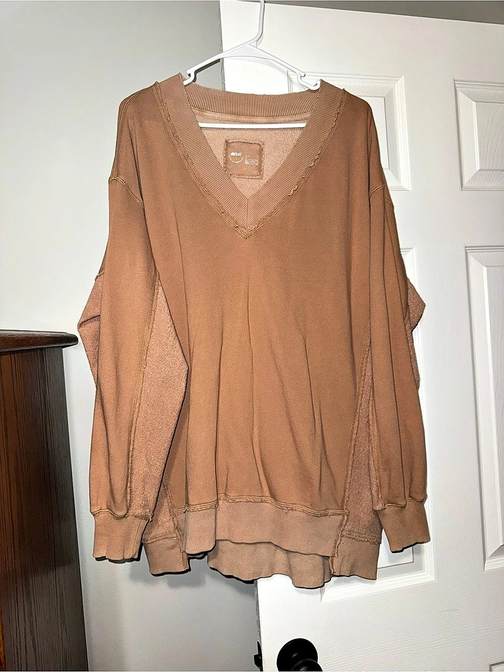 Aerie Vacay Every Day V-Neck Oversized Sweatshirt